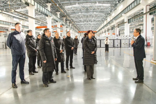 全國(guó)工商聯(lián)黨組成員、副主席汪鴻雁一行蒞臨九洲集團(tuán)參觀調(diào)研